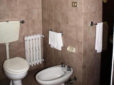 Nuovo Hotel San Martino Snc Казалеккьо-ди-Рено Экстерьер фото